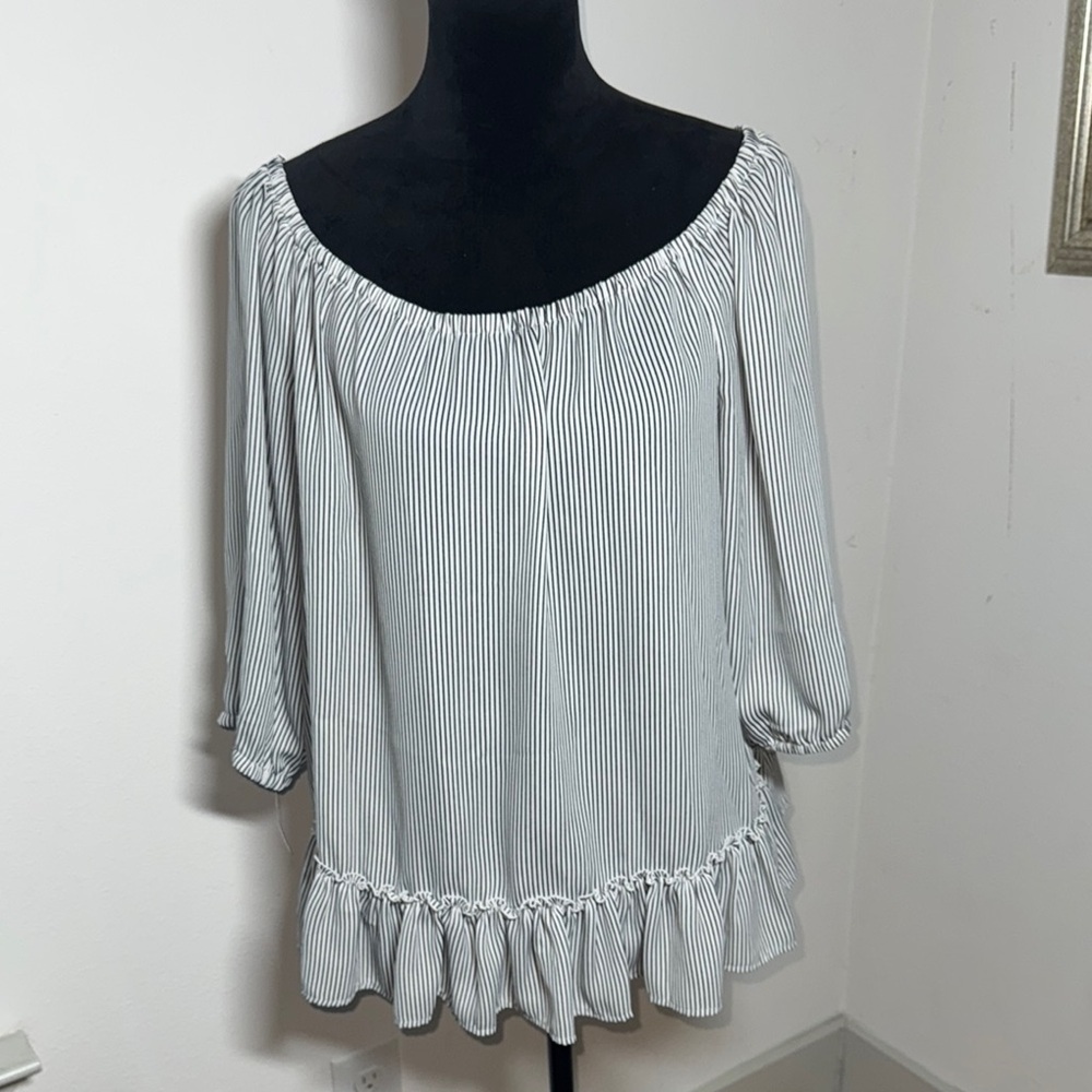 White House Black Market elastic neckline 3/4 sleeves ruffle bottom top Sz XL